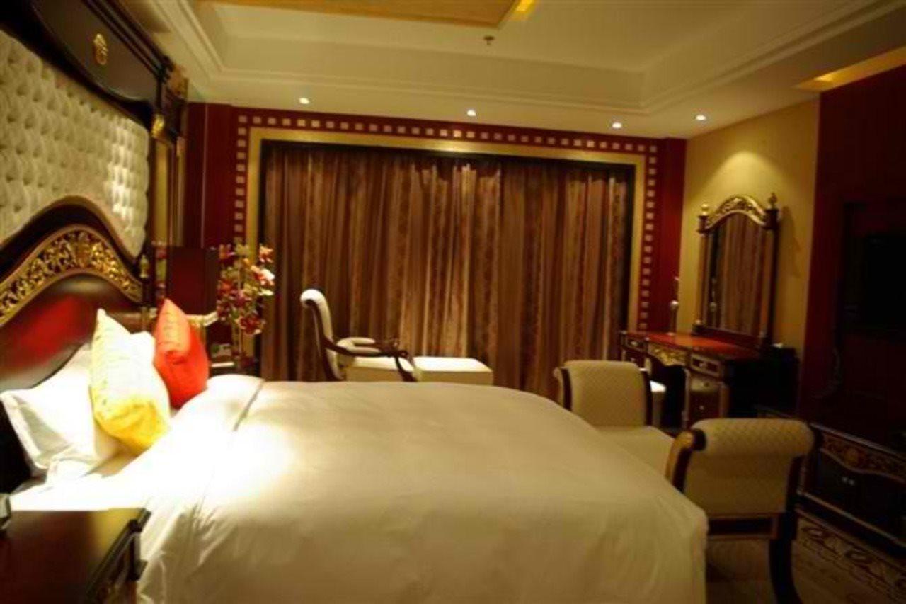 Grand Soluxe Hotel Дунхуан Екстериор снимка