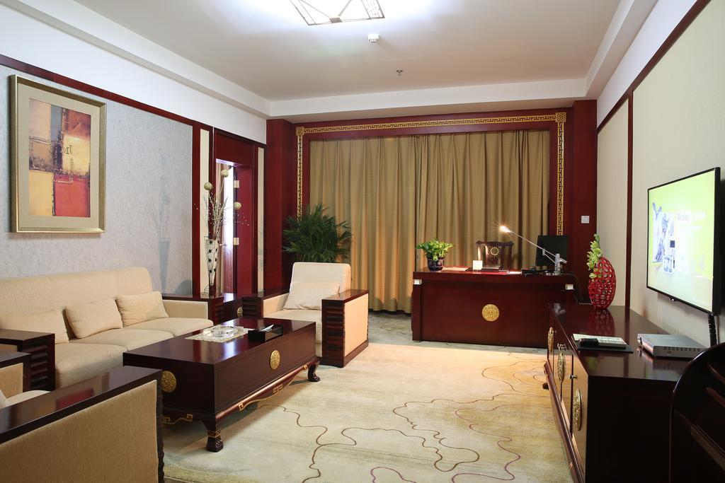 Grand Soluxe Hotel Дунхуан Екстериор снимка