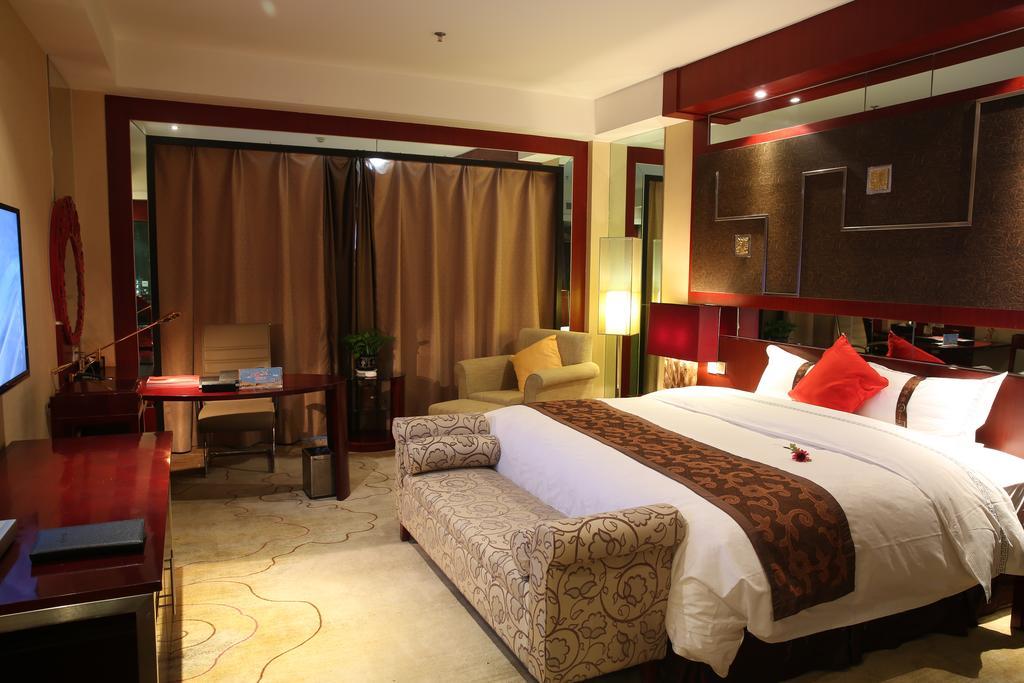 Grand Soluxe Hotel Дунхуан Екстериор снимка