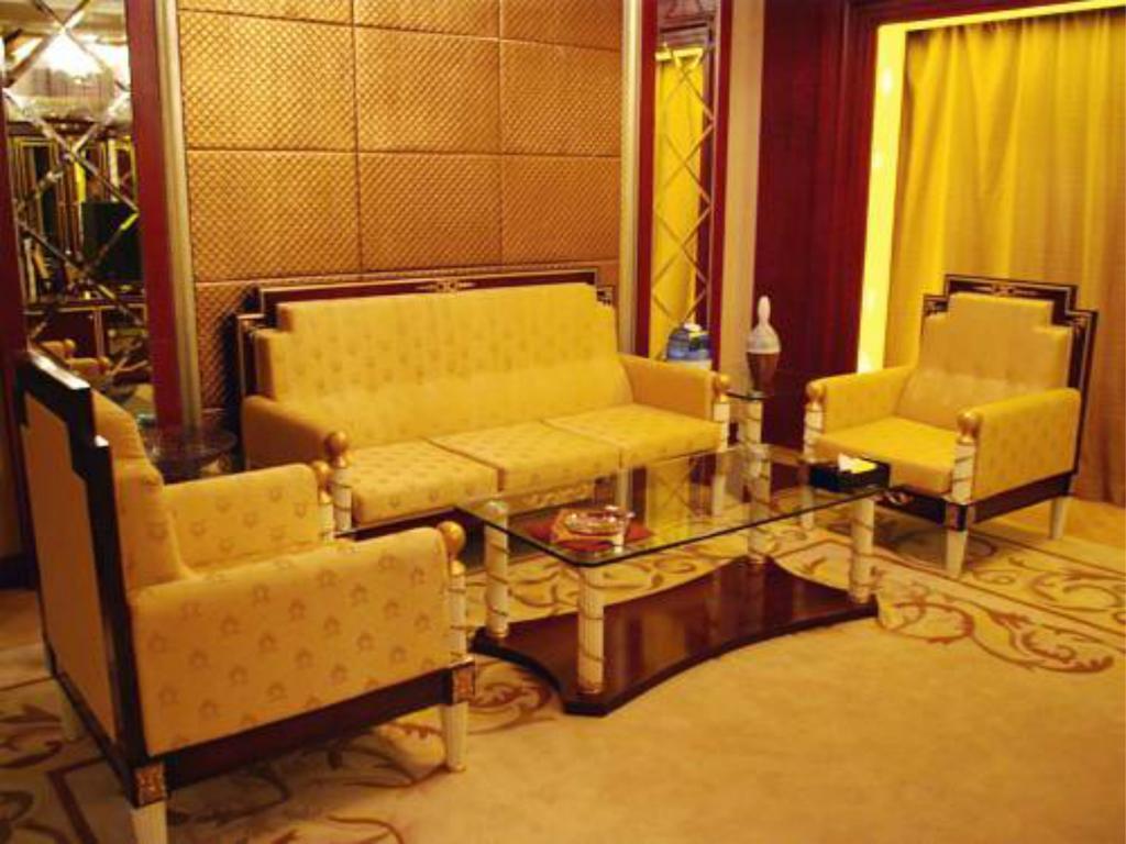 Grand Soluxe Hotel Дунхуан Екстериор снимка