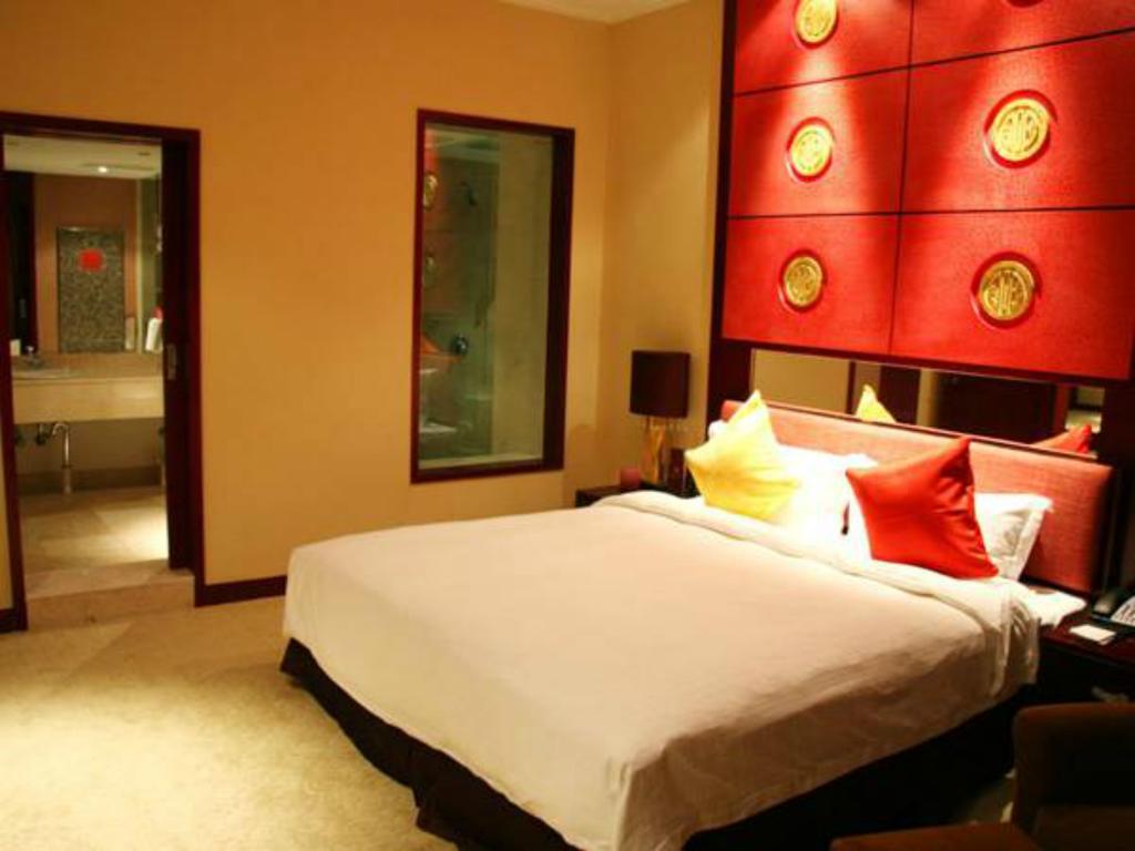 Grand Soluxe Hotel Дунхуан Екстериор снимка