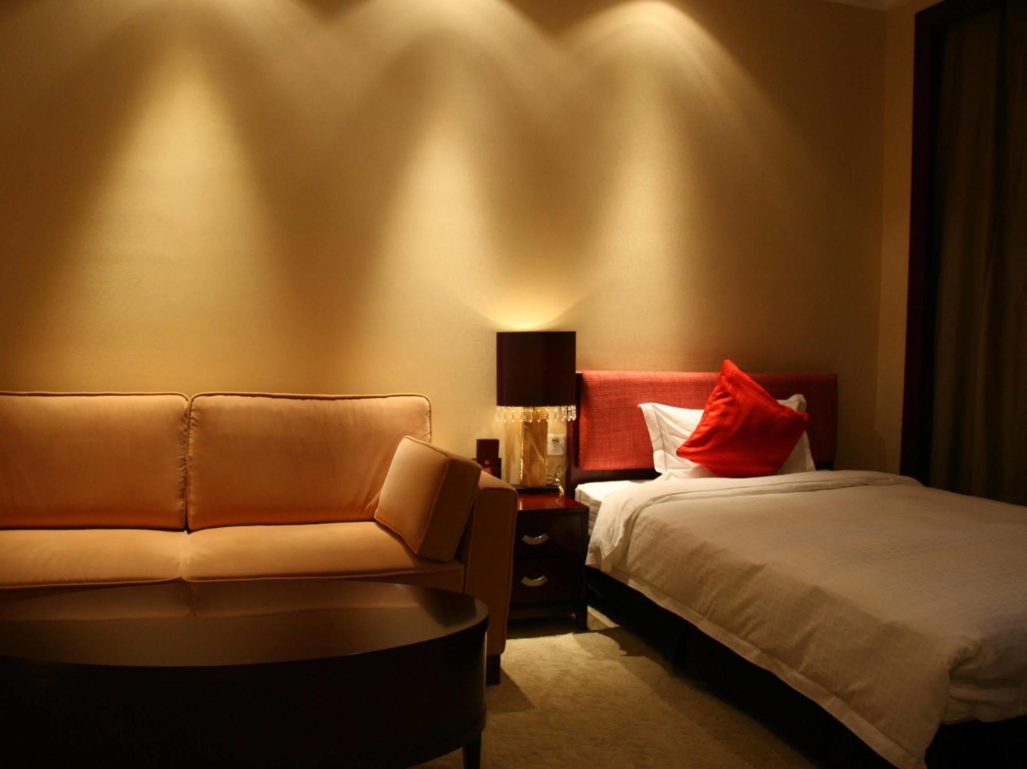 Grand Soluxe Hotel Дунхуан Екстериор снимка