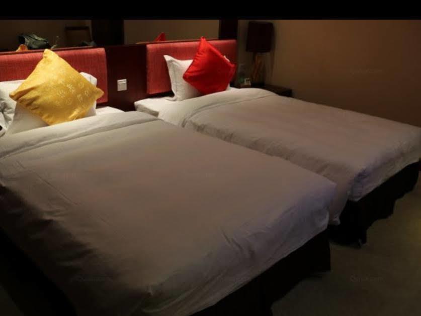 Grand Soluxe Hotel Дунхуан Екстериор снимка